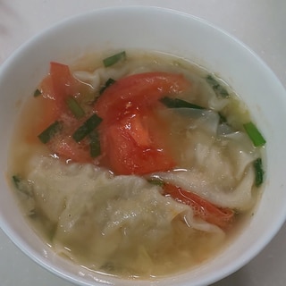 トマト入り☆餃子スープ(^ー^)